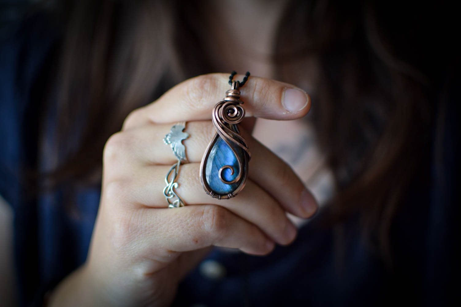 Pendentif ~Frost~ Labradorite & Cuivre – Image 5