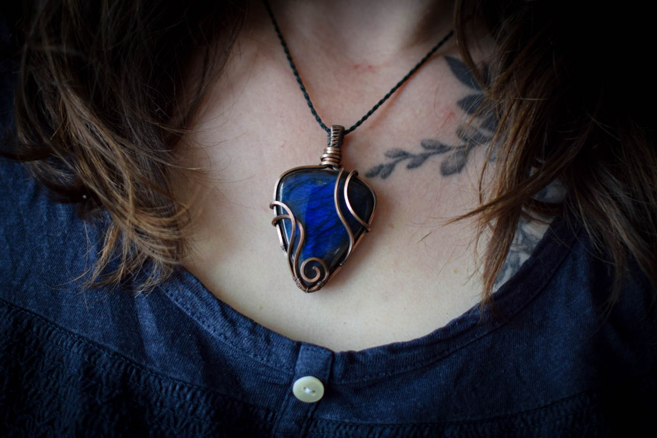 Pendentif ~Abysses~ Labradorite & Cuivre – Image 2