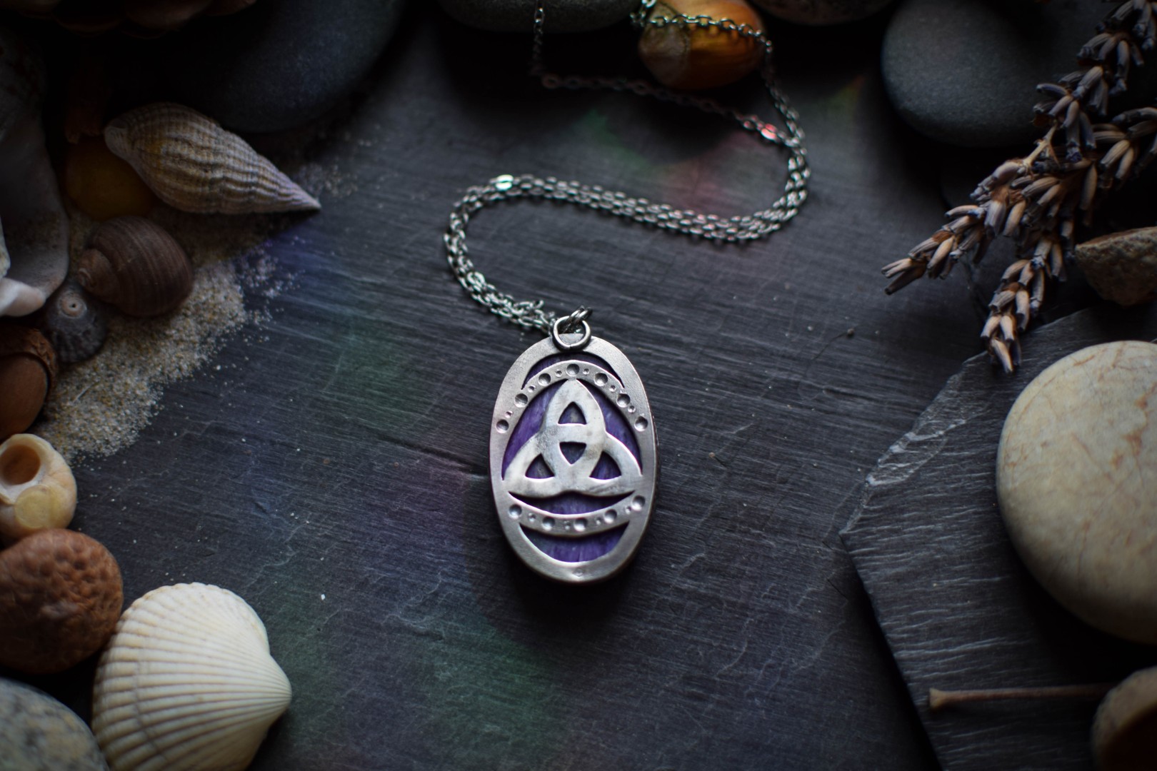 Pendentif ~Triquetra~ Charoïte – Image 2