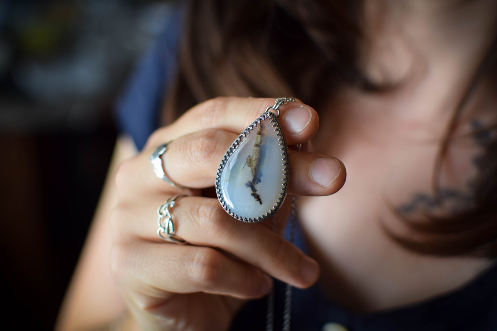 Pendentif ~Le Vol des Corbeaux~ Agate dendritique – Image 7
